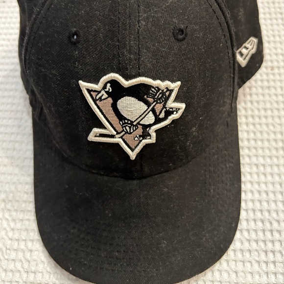 NHL Team Caps - Lot of 10 Plus One Gongshow Hat - Picture 11 of 15